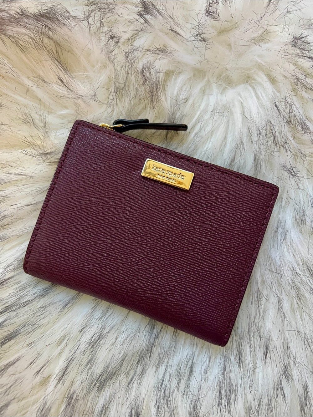 NWOT Kate Spade Deep Wine Burgundy Saffiano Leather Zip Wallet with Gold Plaque
